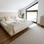 Porta Iii - Privat Pool And Jacuzzi Villa