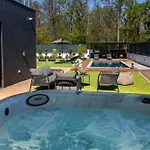 Porta Iii - Private Pool And Jacuzzi * Balatonalmadi