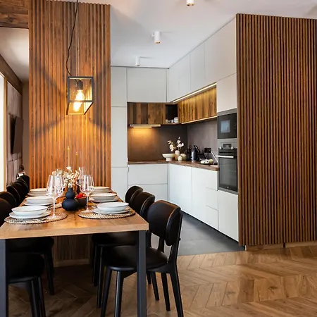 Porta Iii - Privat Pool And Jacuzzi