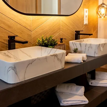 Porta Iii - Privat Pool And Jacuzzi Вилла *