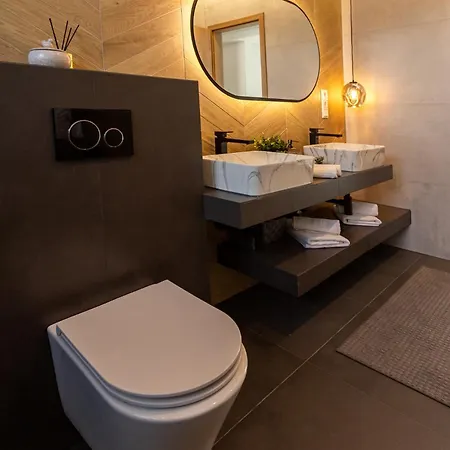 וילה Porta Iii - Private Pool And Jacuzzi Balatonalmádi