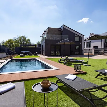 Porta Iii - Private Pool And Jacuzzi Balatonalmádi
